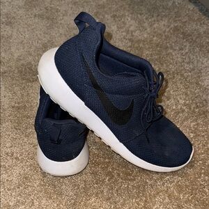 Nike Navy Blue Roshe Run Sneakers Slip-On Casual